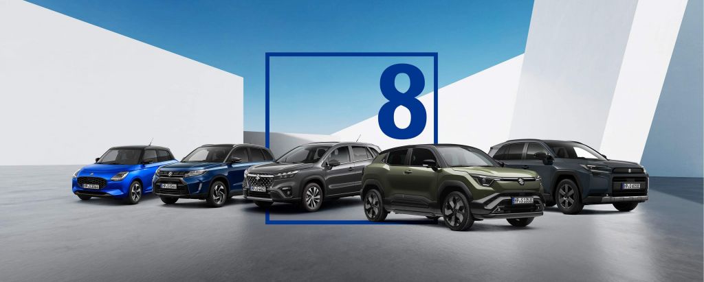 Suzuki Autos mit großer 8 im Hintergrund